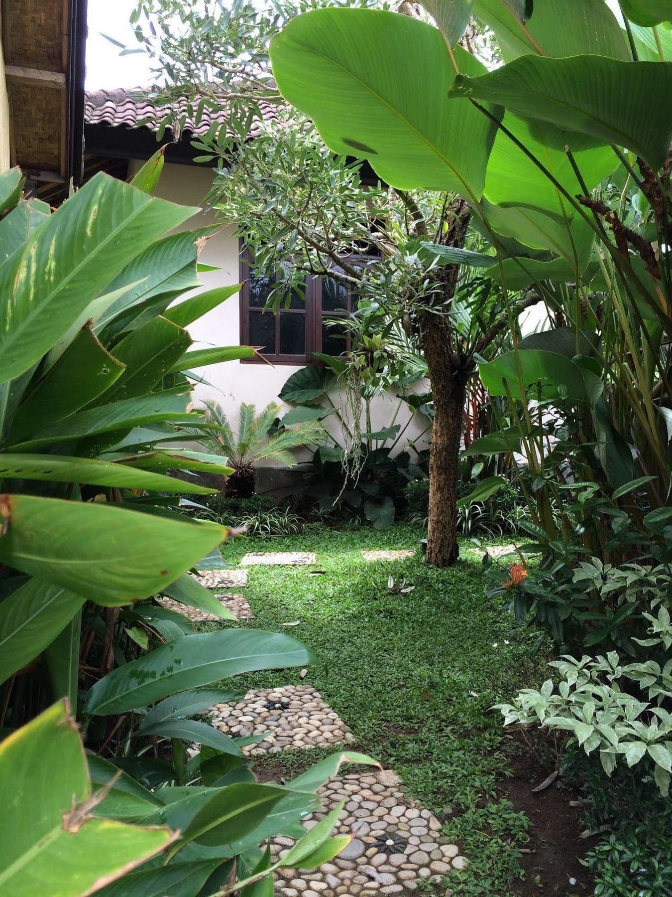 Uma Dewi Pensión Ubud Exterior foto