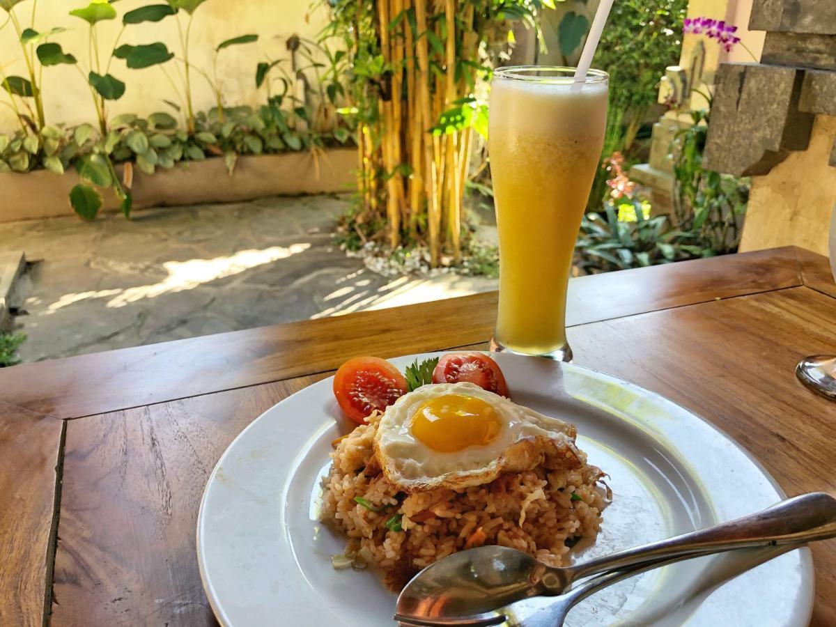 Uma Dewi Pensión Ubud Exterior foto